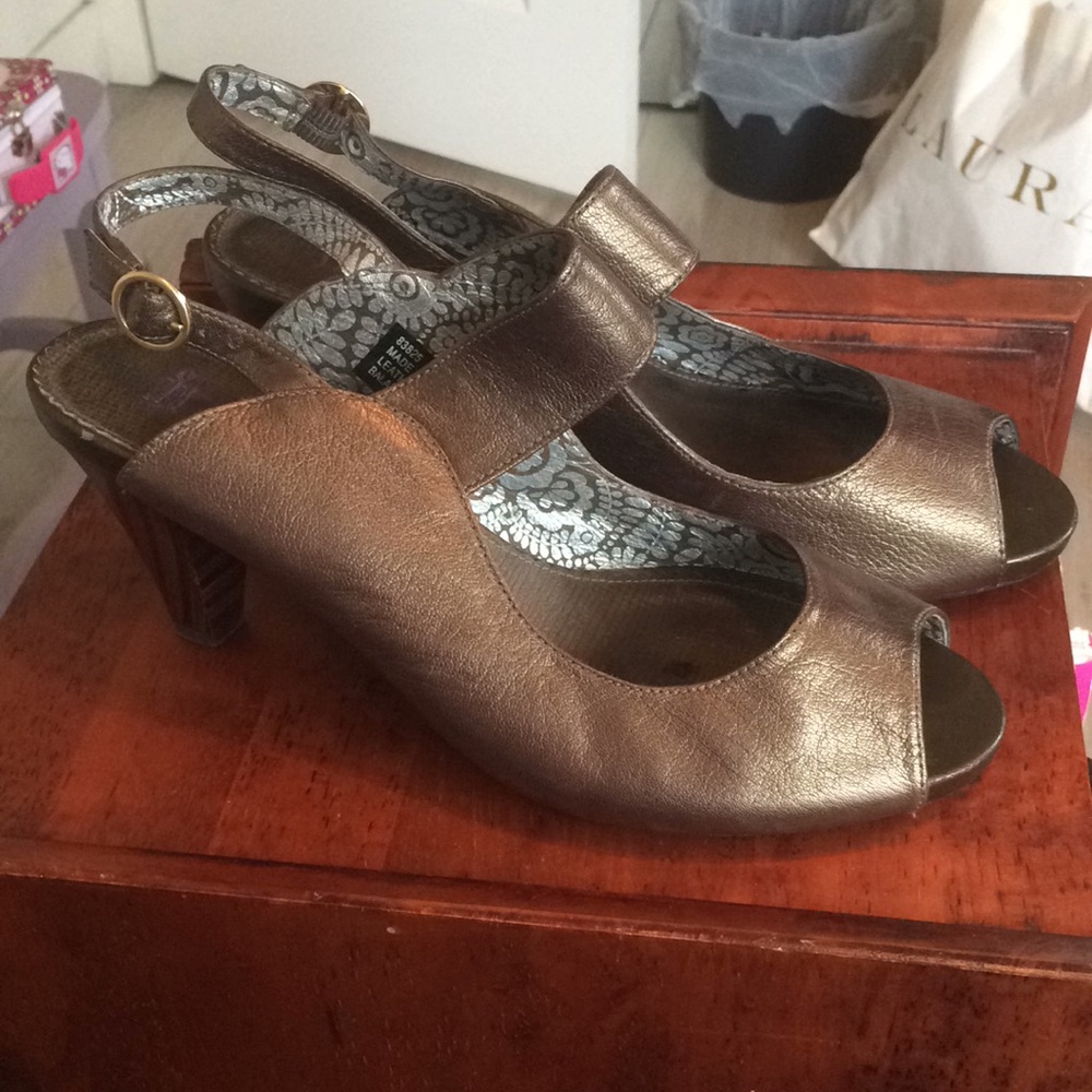 Indigo by Clark’s heels
